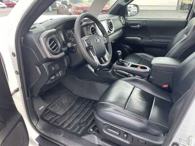 2020 Toyota Tacoma, $39967. Photo 12