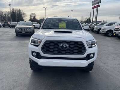 2020 Toyota Tacoma, $39967. Photo 3