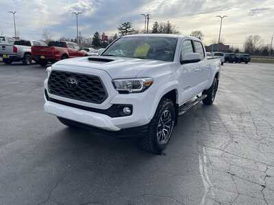 2020 Toyota Tacoma, $39967. Photo 4