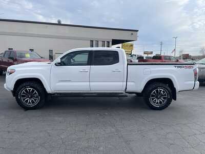 2020 Toyota Tacoma, $39967. Photo 5