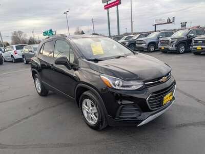 2021 Chevrolet Trax, $11993. Photo 2