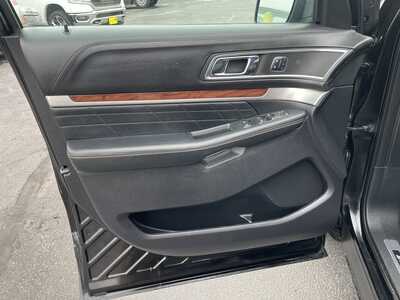 2018 Ford Explorer, $24917. Photo 11