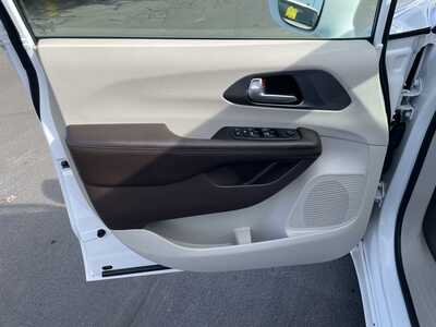 2018 Chrysler Pacifica, $14900. Photo 10