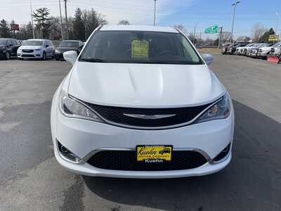 2018 Chrysler Pacifica, $14900. Photo 3