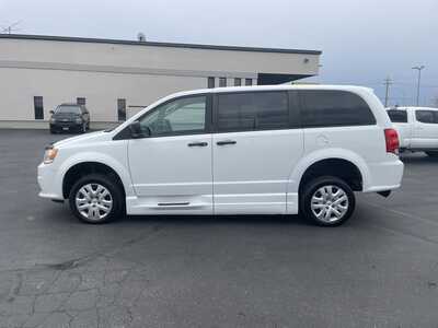 2019 Dodge Grand Caravan, $19987. Photo 5