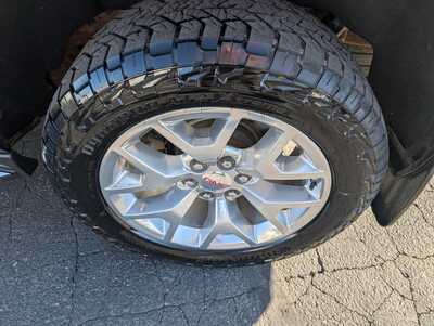 2017 GMC Yukon XL, $9495. Photo 9