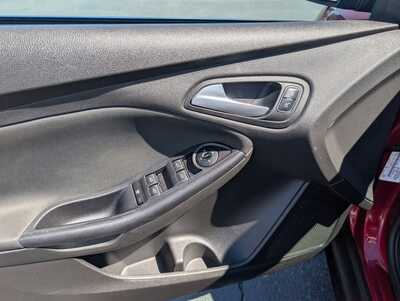 2016 Ford Focus, $8995. Photo 10
