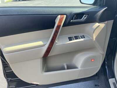 2012 Toyota Highlander, $16995. Photo 11