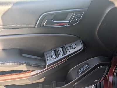 2017 GMC Yukon XL, $23926. Photo 11