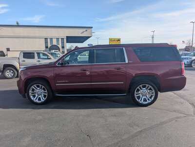 2017 GMC Yukon XL, $23926. Photo 6