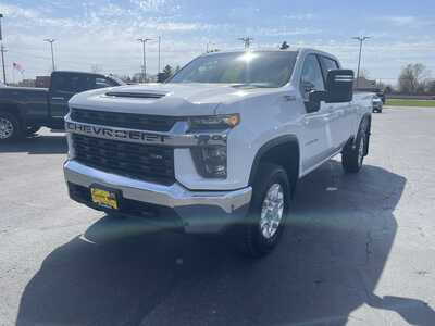 2023 Chevrolet 2500 Crew Cab, $46995. Photo 4