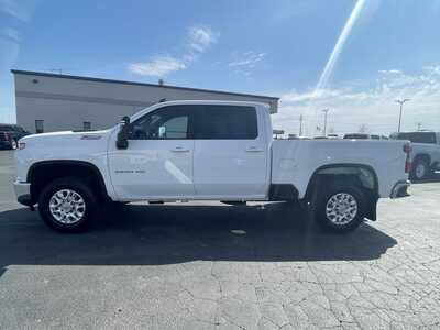 2023 Chevrolet 2500 Crew Cab, $46995. Photo 5