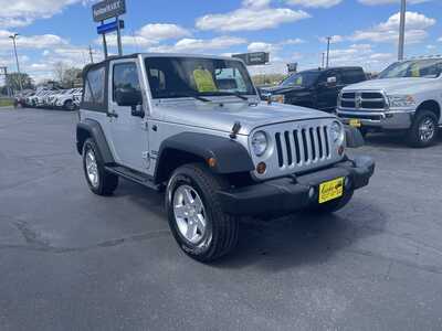 2011 Jeep Wrangler, $15993. Photo 2