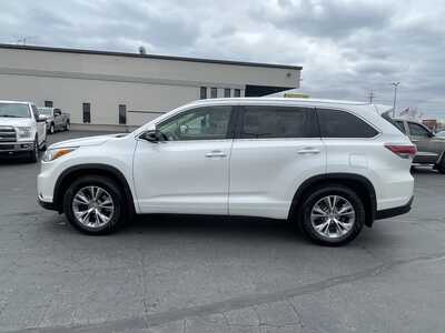 2015 Toyota Highlander, $21937. Photo 4
