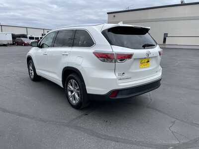 2015 Toyota Highlander, $21937. Photo 6