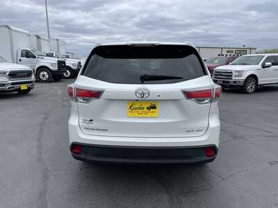2015 Toyota Highlander, $21937. Photo 7