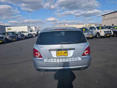 2008 Mercedes-Benz R-Class, $12900. Photo 7