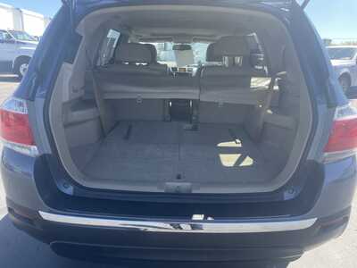 2013 Toyota Highlander, $17986. Photo 10