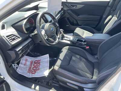 2017 Subaru Impreza, $9995. Photo 12