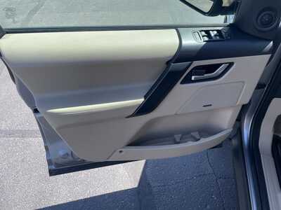 2015 Land Rover LR2, $10495. Photo 11