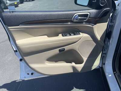 2014 Jeep Grand Cherokee, $13997. Photo 11
