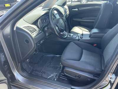 2018 Chrysler 300, $14995. Photo 12