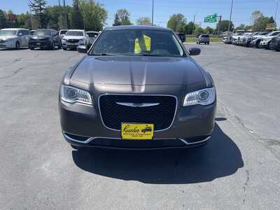 2018 Chrysler 300, $14995. Photo 3