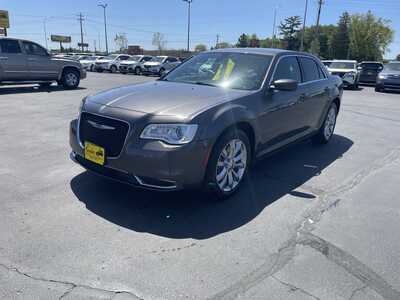 2018 Chrysler 300, $14995. Photo 4