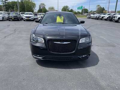 2015 Chrysler 300, $18985. Photo 3