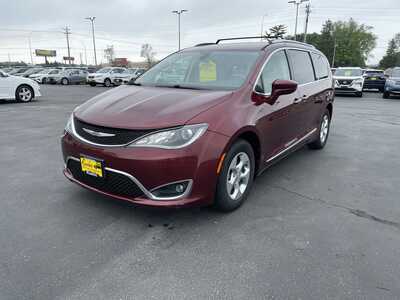 2017 Chrysler Pacifica, $13996. Photo 4