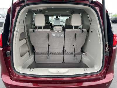 2017 Chrysler Pacifica, $13996. Photo 9