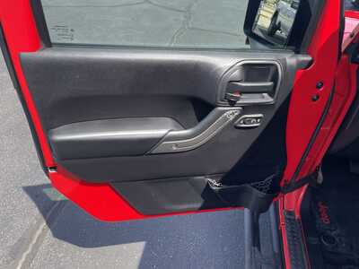 2016 Jeep Wrangler Unlimited, $12995. Photo 11