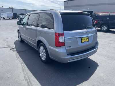 2016 Chrysler Town & Country, $12985. Photo 6