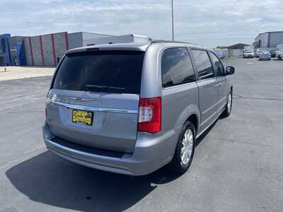 2016 Chrysler Town & Country, $12985. Photo 8