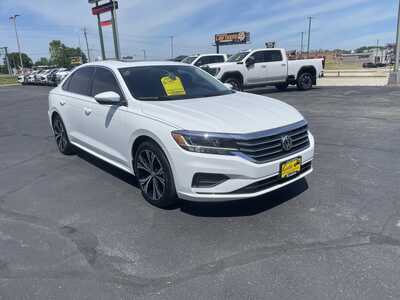 2022 Volkswagen Passat, $17993. Photo 2