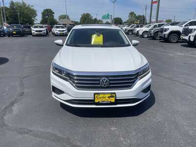 2022 Volkswagen Passat, $17993. Photo 3