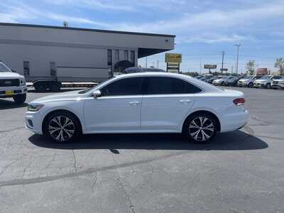 2022 Volkswagen Passat, $17993. Photo 5