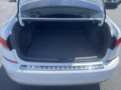 2022 Volkswagen Passat, $17993. Photo 9