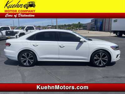 2022 Volkswagen Passat, $17993. Photo 1