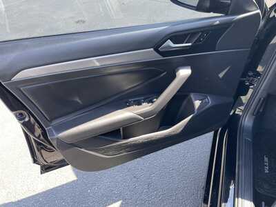 2019 Volkswagen Jetta, $12983. Photo 11