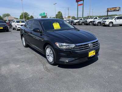 2019 Volkswagen Jetta, $12983. Photo 2