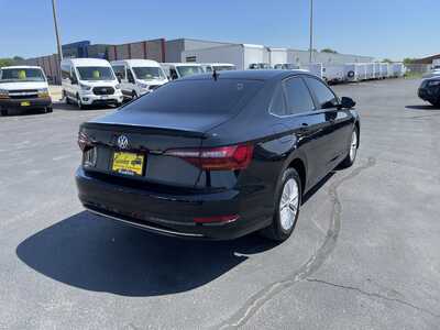 2019 Volkswagen Jetta, $12983. Photo 8