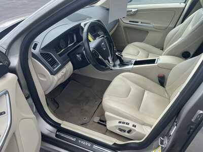 2015 Volvo XC60, $14495. Photo 12