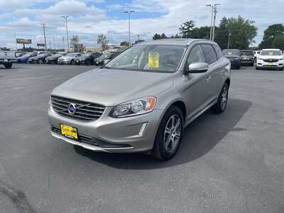 2015 Volvo XC60, $14495. Photo 4