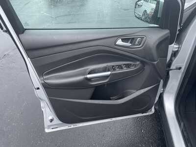 2015 Ford Escape, $9995. Photo 11