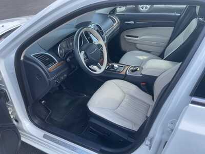 2015 Chrysler 300, $9995. Photo 11