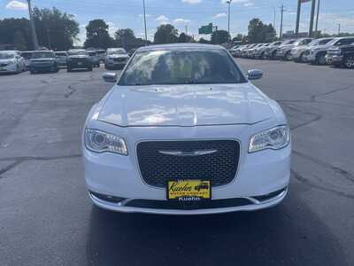 2015 Chrysler 300, $9995. Photo 3