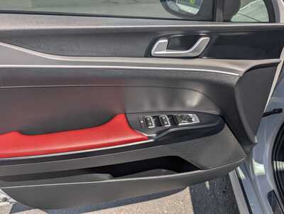 2021 Kia K5, $25997. Photo 10