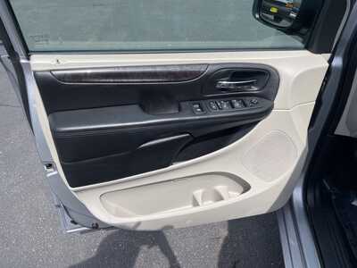 2018 Dodge Caravan, Grand, $22967. Photo 12