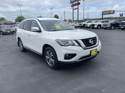 2018 Nissan Pathfinder, $15987. Photo 2